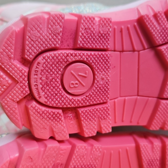 Pink Unicorn Snowboots - Picture 11 of 12